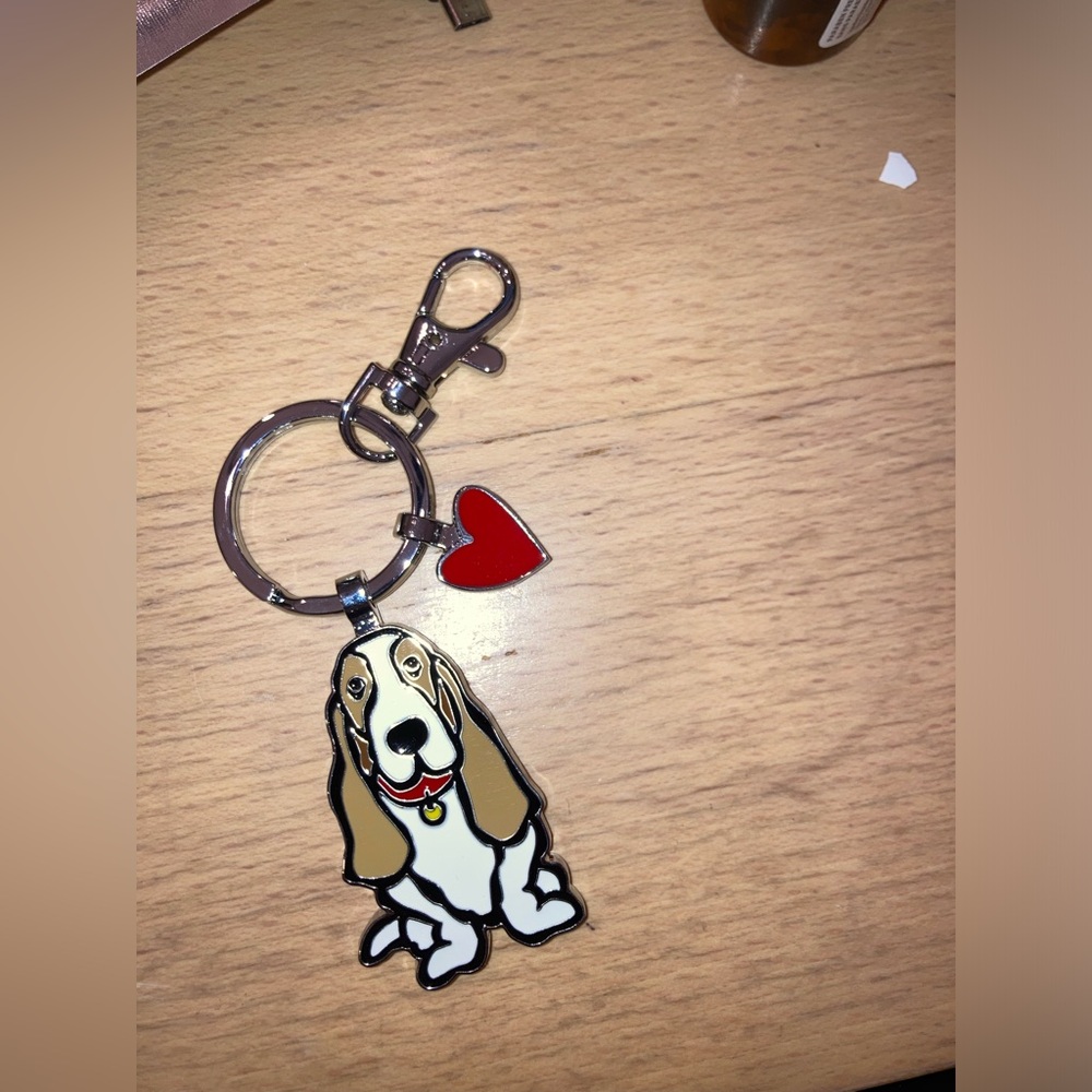 Marc Tetro Basset Hound Dog  Keychain Bag Charm with Red Heart Charm - NWOT - Picture 4 of 6